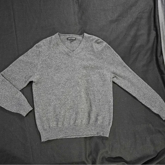 Britches Grey Merino Blend V-Neck Sweater Quiet Luxury Minimalist Classic Office - Picture 2 of 4